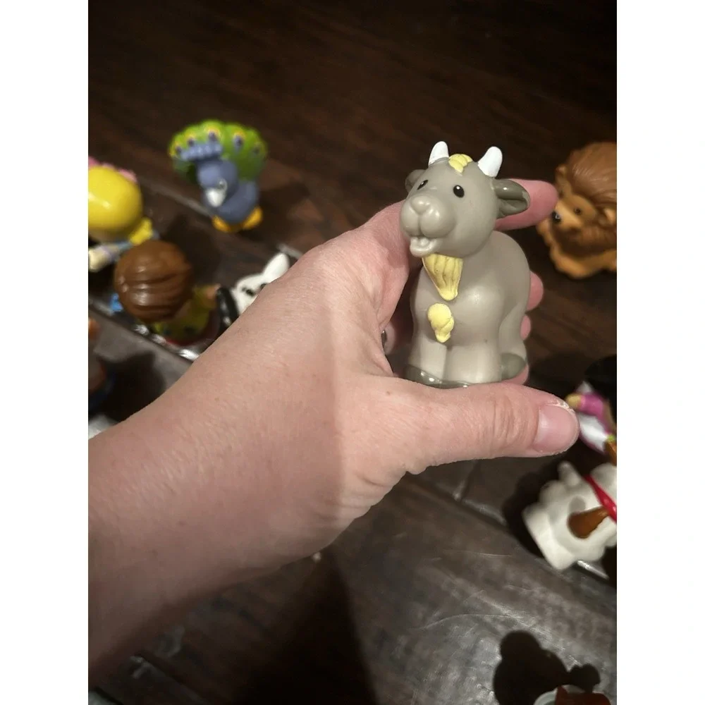 Lot Of 18 Little People Noah Animals Toy Story Paint Chipped